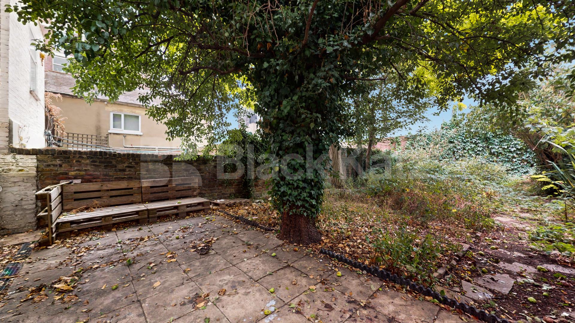 Stylish 3 Bedroom Flat on Quiet Residential Street Rochester Road, Camden